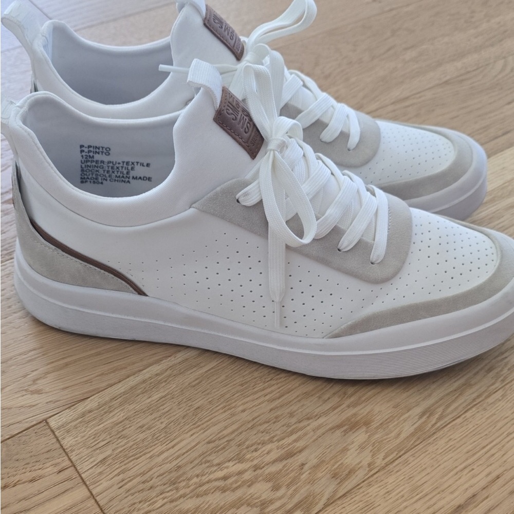 Steve Madden casual shoes. Like new size 12